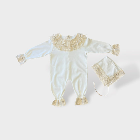 Newborn Series Baby Outfit & Bib Lacework Beige-White